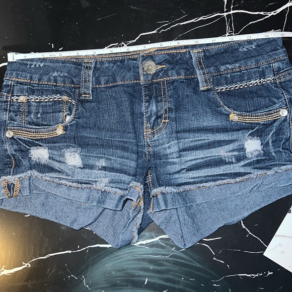 Almost Famous denim shorts - Picture 5 of 8